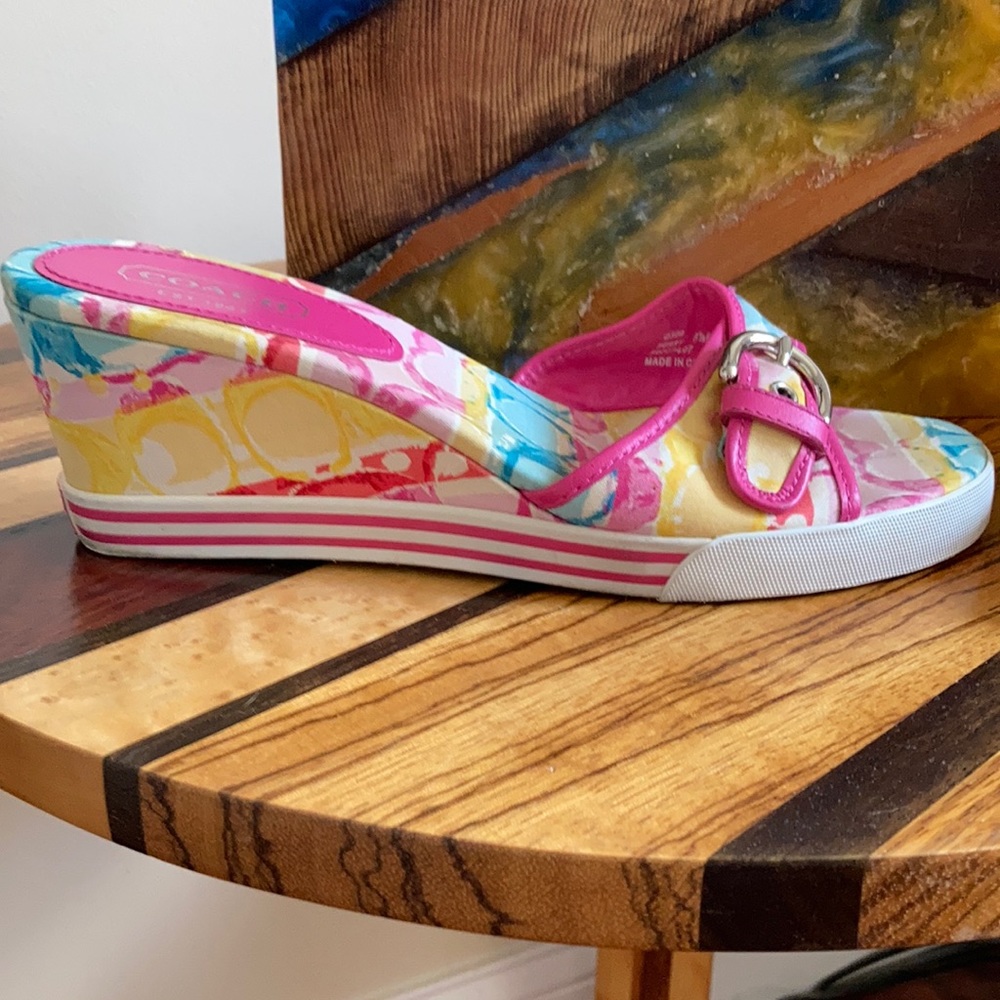 Excellent condition Coach Perry Watercolor 8.5